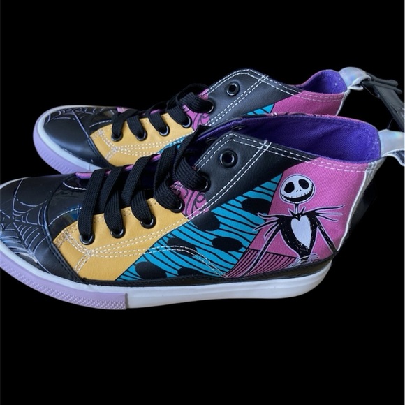 Disney High-Top Sneakers with Nightmare before Christmas design Design - Picture 1 of 2